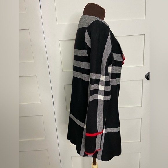 ALISON Sheri Button Cardigan Black, Gray, Red Size Medium - Picture 3 of 11